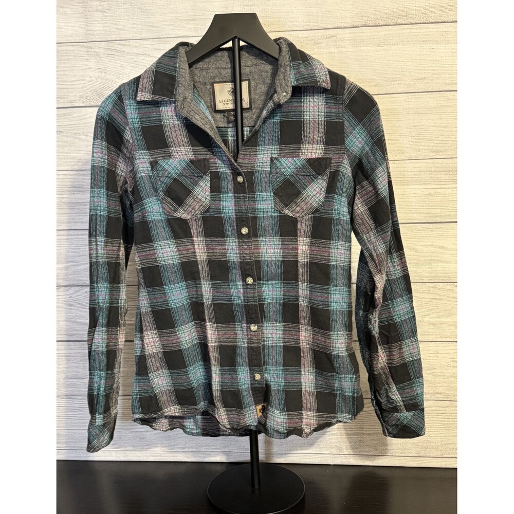 Women’s Legendary Whitetails Plaid Flannel Shirt – Size XS